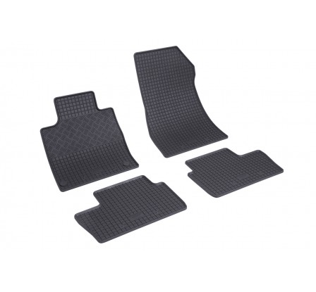  Gumowe dywaniki samochodowe do Nissan JUKE 2020-